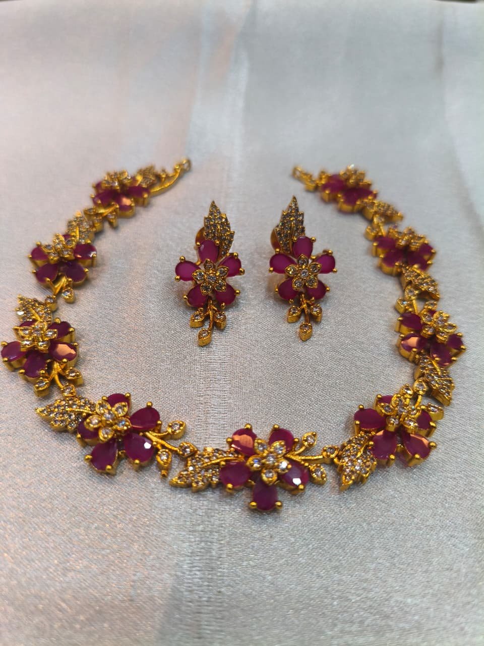 NECKLACE SET WITH EARRING 