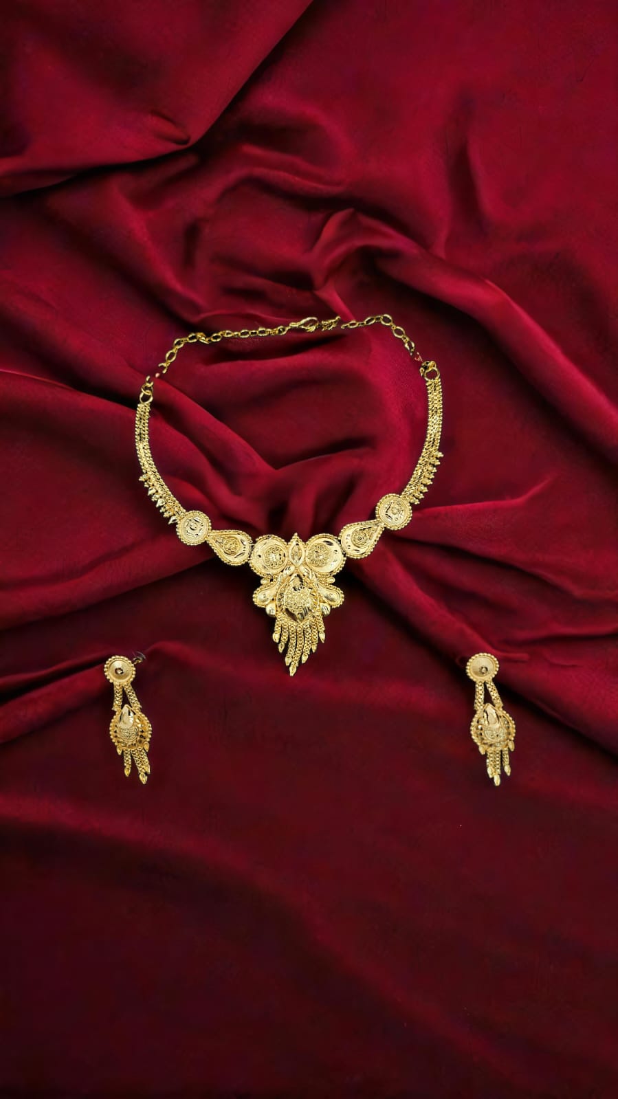 NECKLACE SET WITH EARRINGS