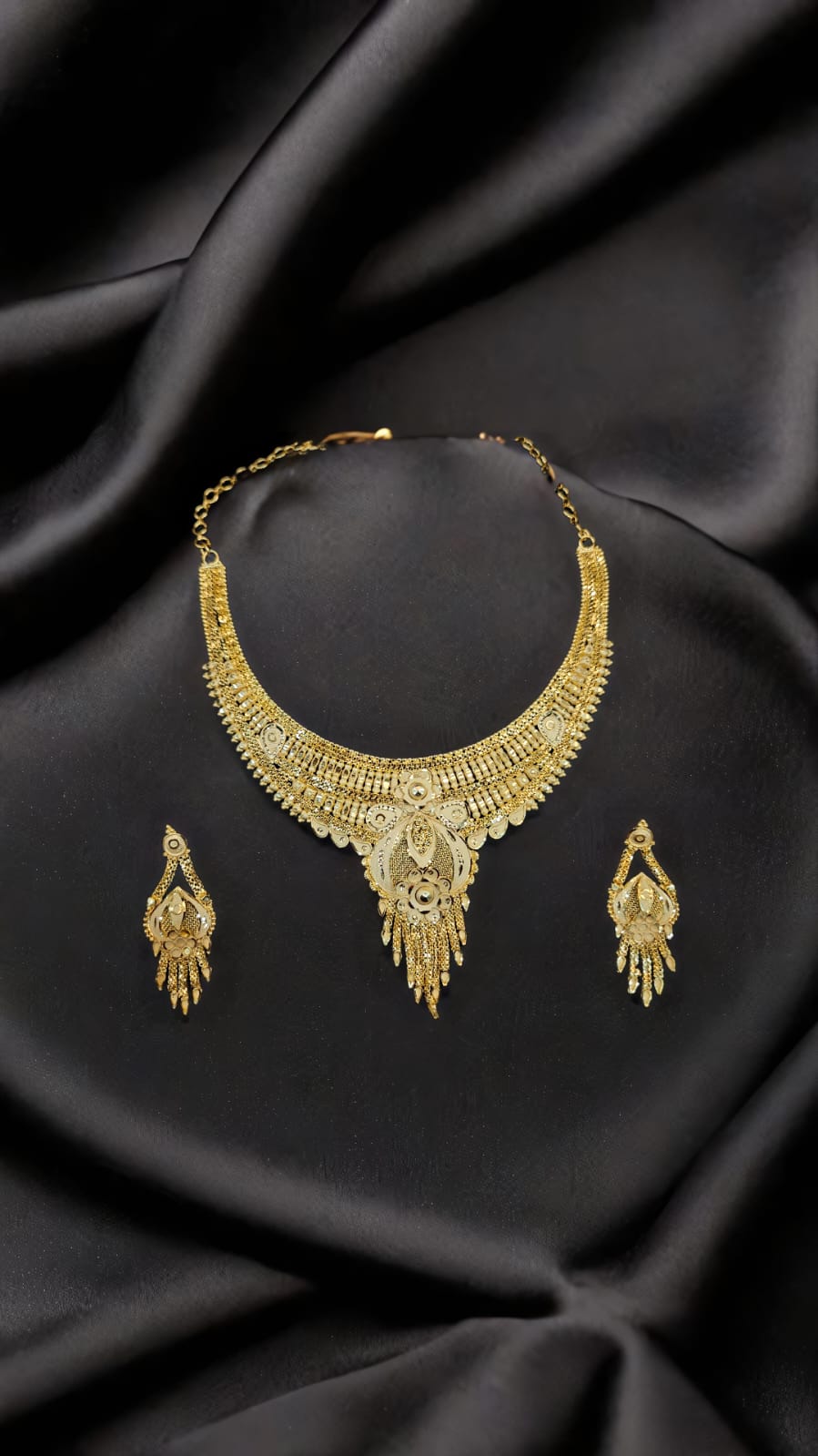 NECKLACE SET WITH EARRINGS