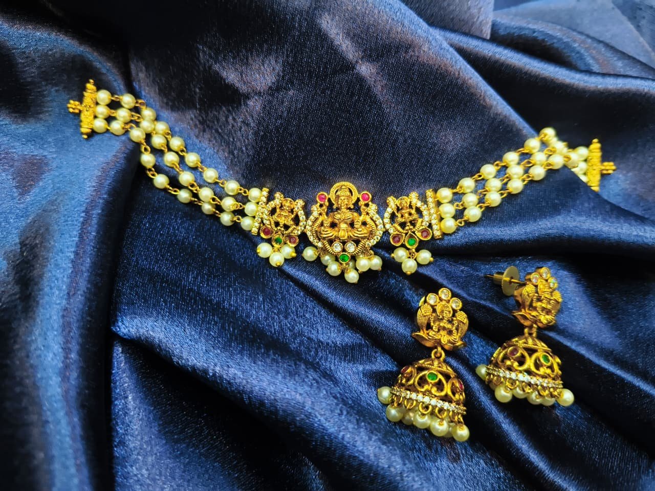 NECKLACE SET WITH EARRING 