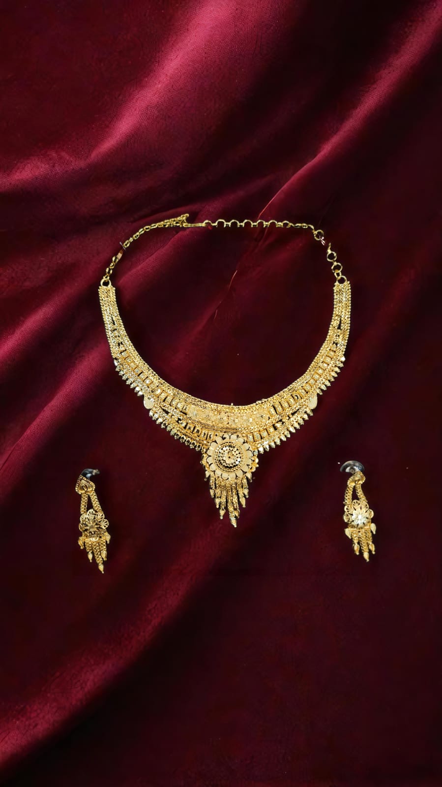 NEACKLACE SET WITH EARRING
