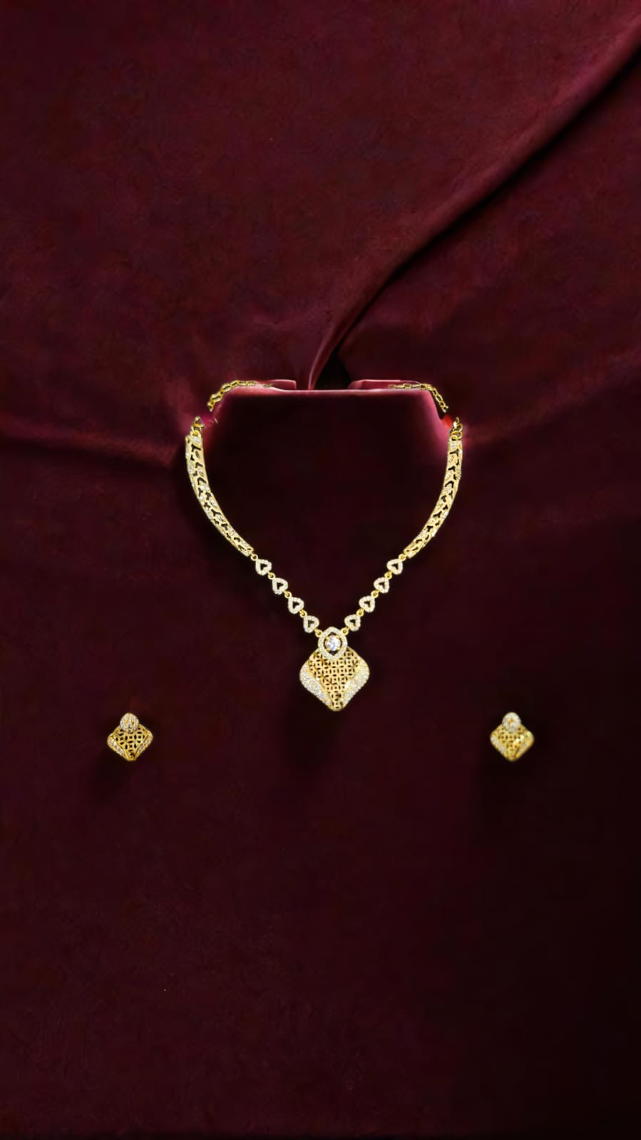 NECKLACE SET WITH EARRINGS