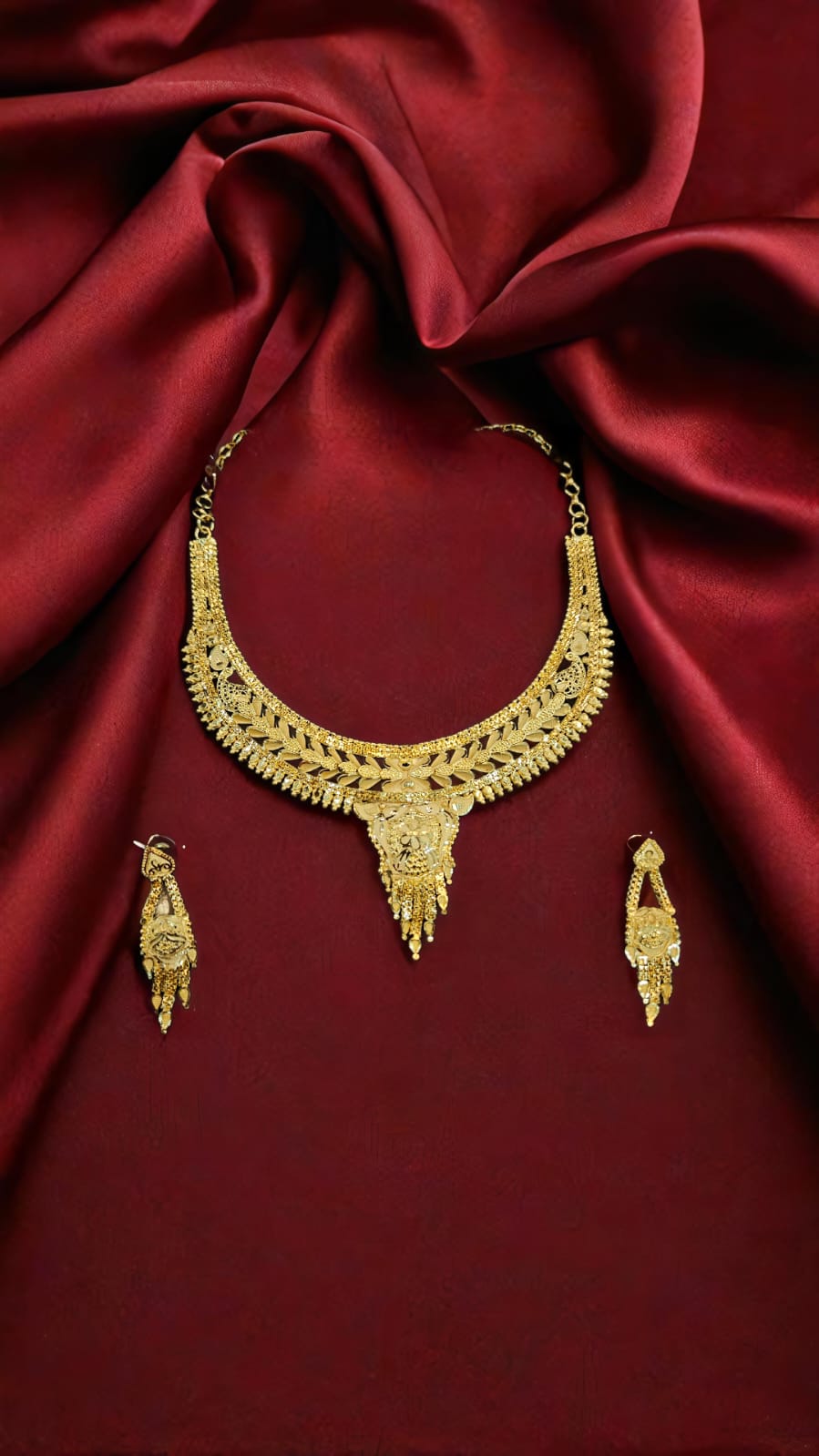 NECKLACE SET WITH EARRING 