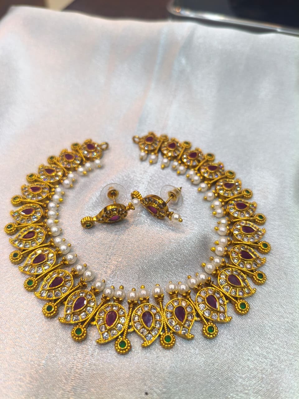 NECKLACE SET WITH EARRING 