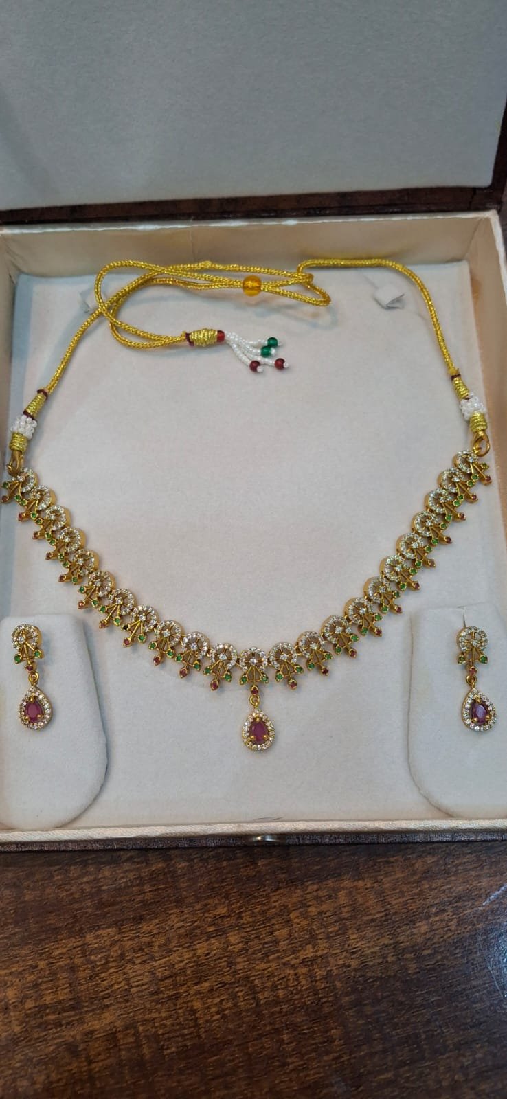 NECKLACE SET WITH EARRING 